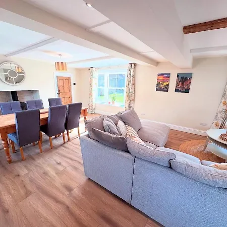 بيت للعطل Apple Tree House