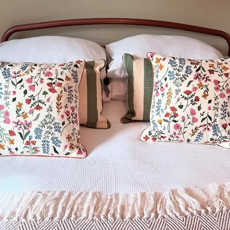 Apple Tree House بيت للعطل