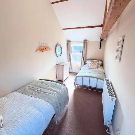 بيت للعطل Apple Tree House